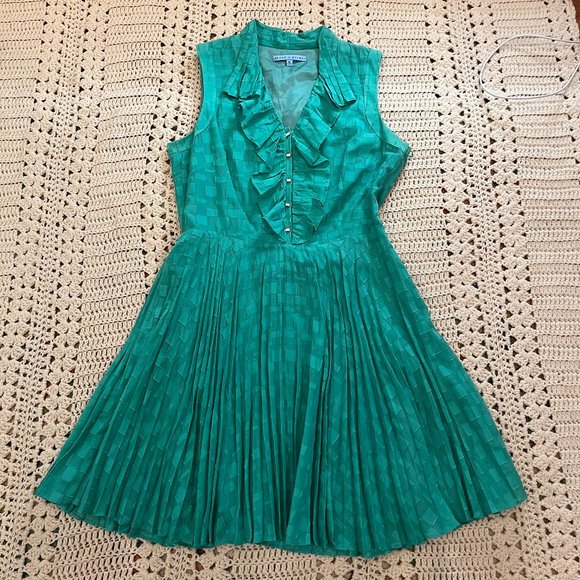 ANTONIO MELANI Dresses & Skirts - Antonio Melani Lt. Green Cotton/Silk Dress w/ Pleated Skirt & Ruffle Neck Sz 10